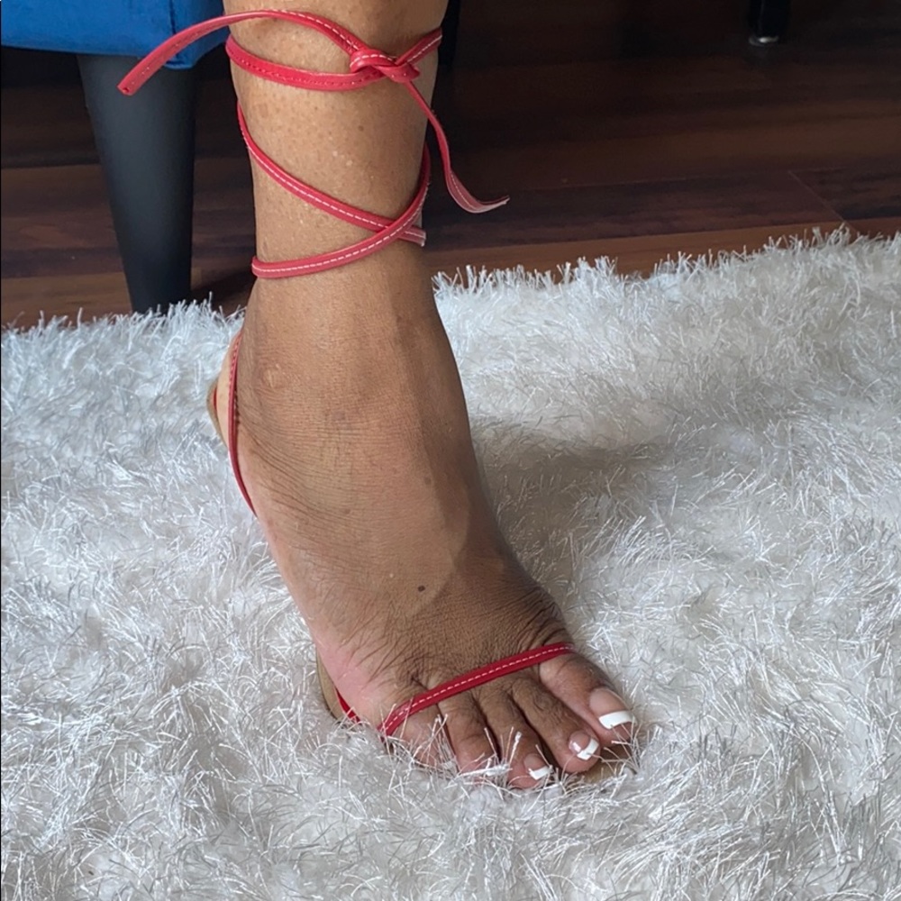 Kenneth Cole Strappy Sandals